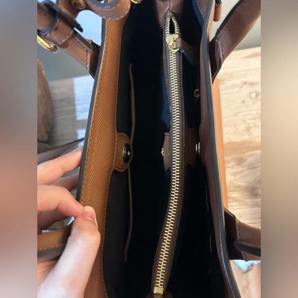 Authentic Burberry Banner Tote Bag - Picture 9 of 9